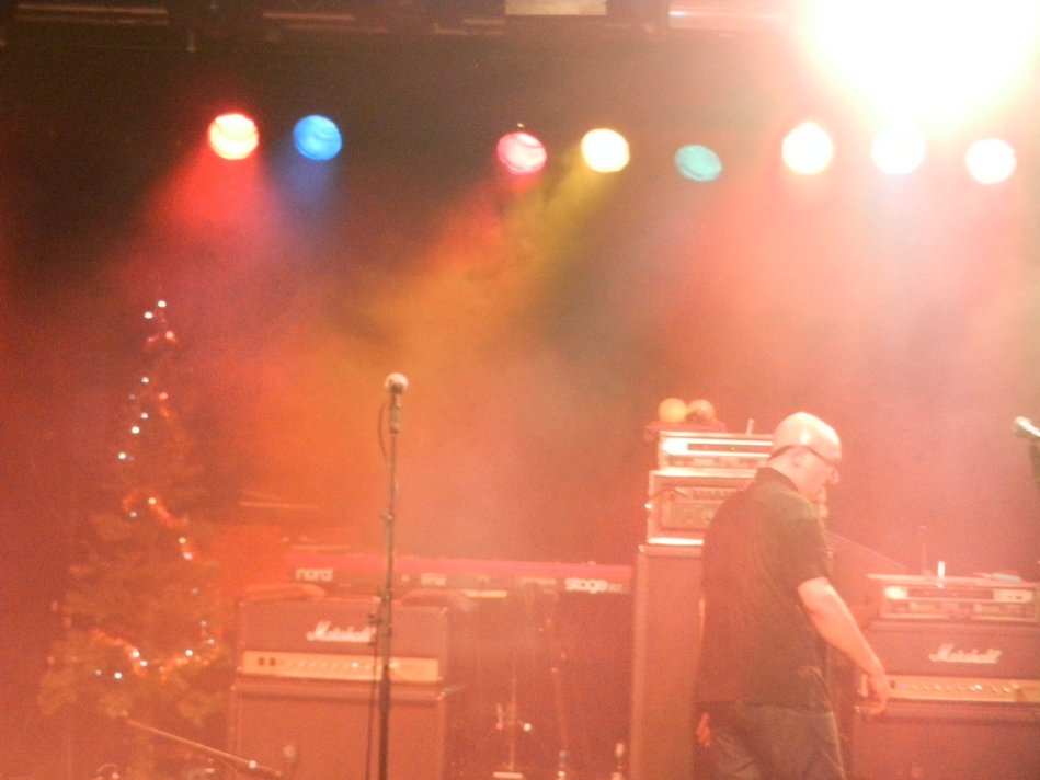 thunder_xmas_show_nottingham_rock_city_2011-12-21 23-34-38_vin kieron atkinson